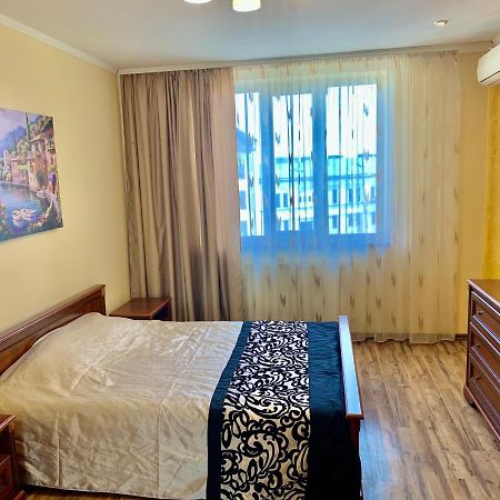 Apartment In Center Ivano-Frankivsk Luaran gambar