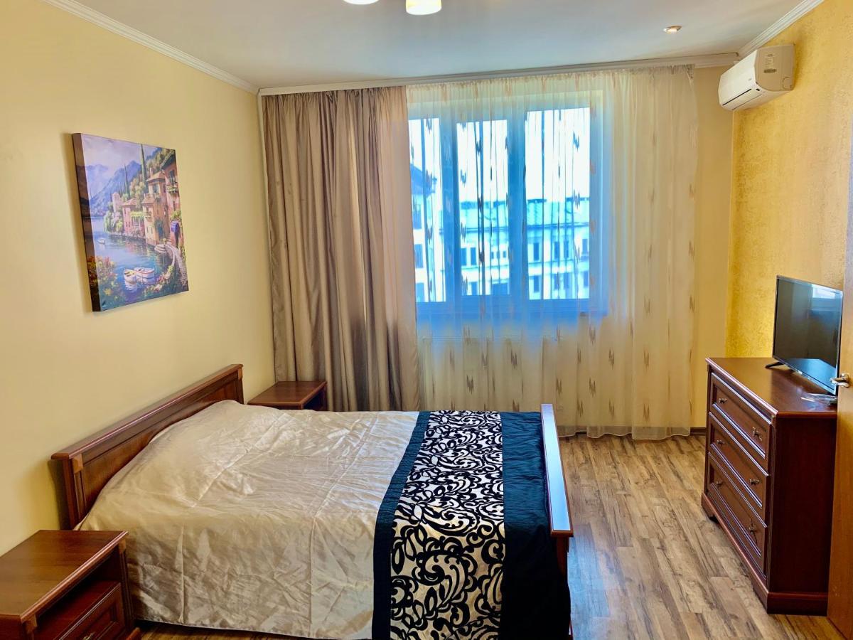 Apartment In Center Ivano-Frankivsk Luaran gambar